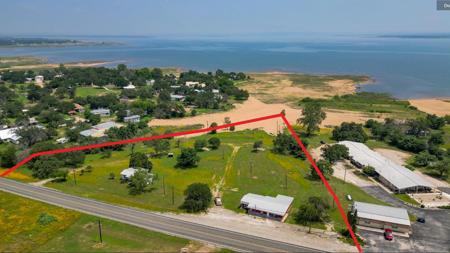 936 & 976 Ranch Road 261