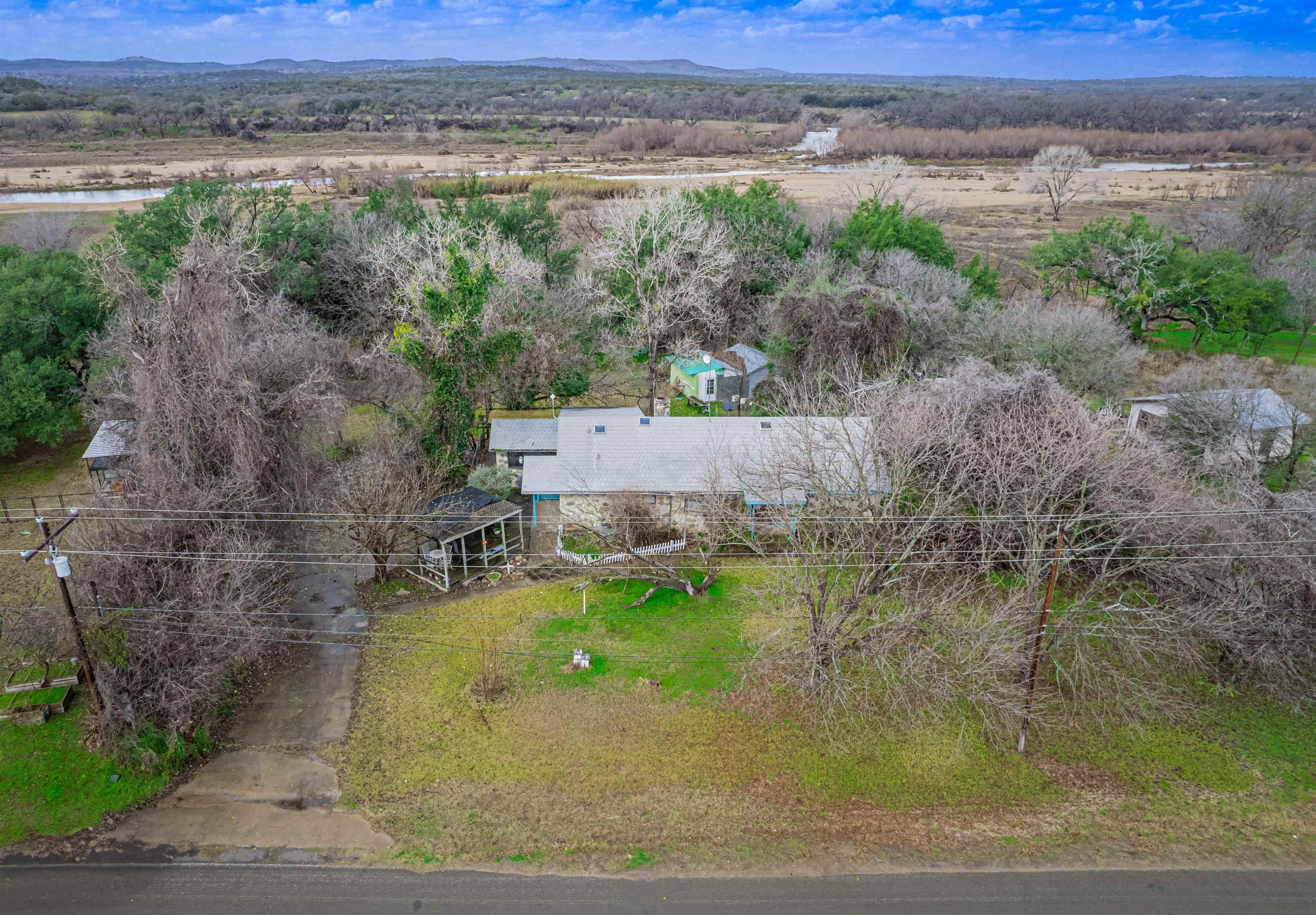 5406 River Oaks Drive, Kingsland, TX lhrmls01957758