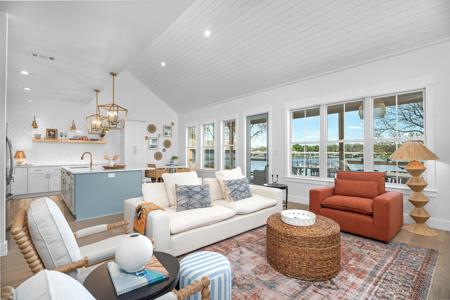 1612 Bluebonnet Lane