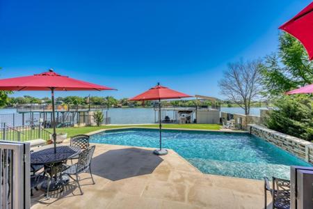 1940 Bluebonnet Lane