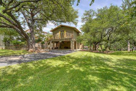 117 W Lakeshore Drive