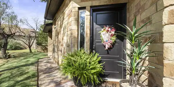 2606 Deep Canyon