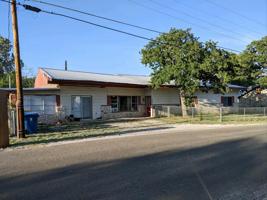409 E bluebriar Drive