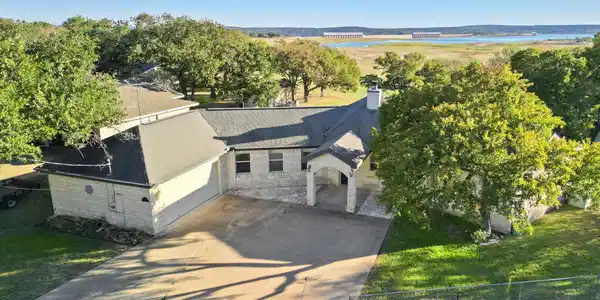 100 Agarita Drive