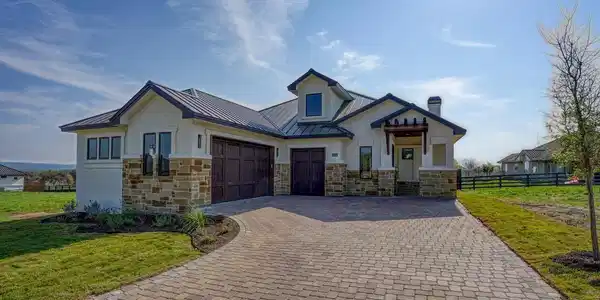 1824 Art Adams Way