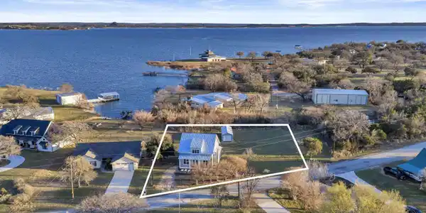 520 E Island Drive