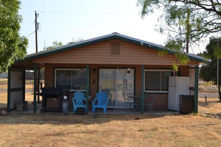 612 W Lakecrest