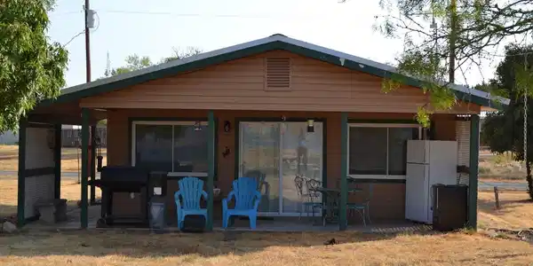 612 W Lakecrest