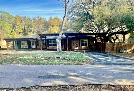 5303 Shady Oaks Cir