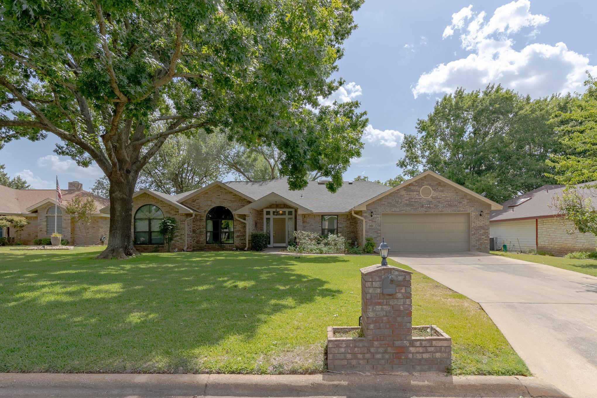 112 Broadmoor Street, Meadowlakes, TX lhrmls01834335