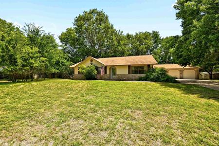 111 Hillcrest Dr