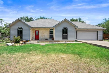 136 W Maple Drive