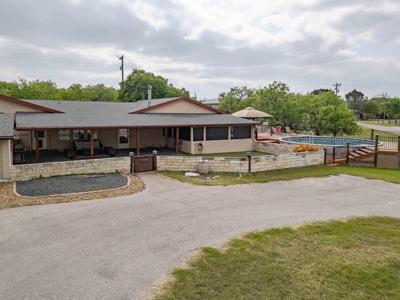 1307 Hillcrest Drive