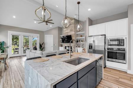 824 Woodland Hills Dr