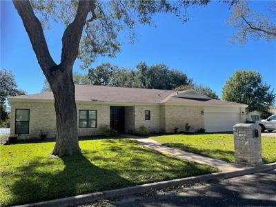 313 Meadowlakes Drive