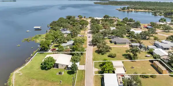1570 Breeze Way