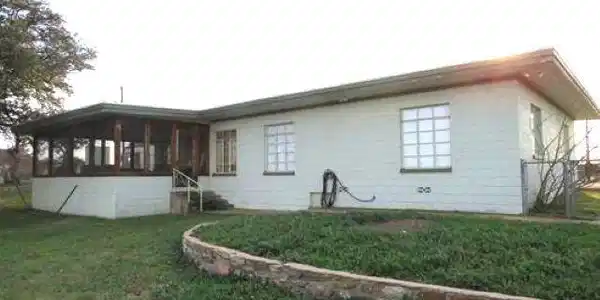 3824 HWY 261