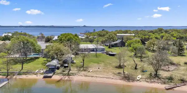 515 E Island Drive