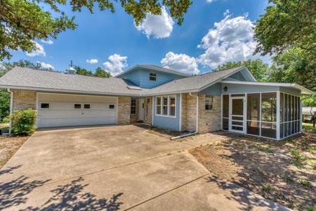 205 Pecan Dr.