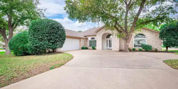 16 Augusta Drive