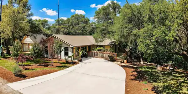 1217 CR 132B (Oak Springs Rd)