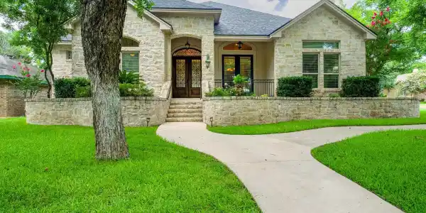 332 San Saba Street