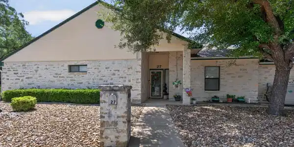 27 Fairway Lane