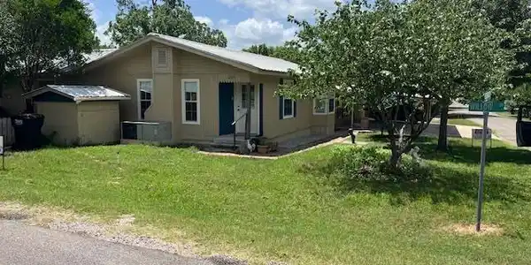 200 WILLOW