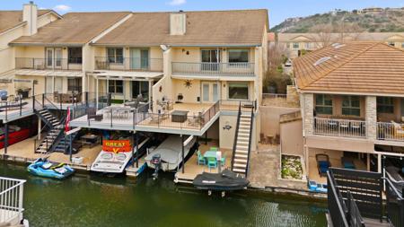 406 Horseshoe Bay North