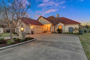 105 Waters Edge
