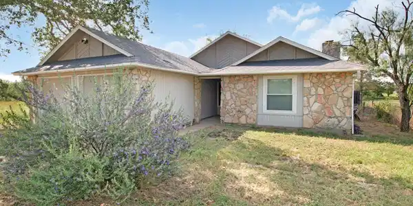 312 N Summit Trail