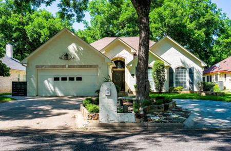 350 Meadowalkes Drive