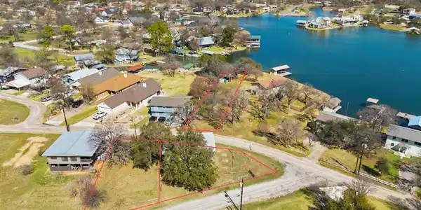 625 Deep Cove Drive