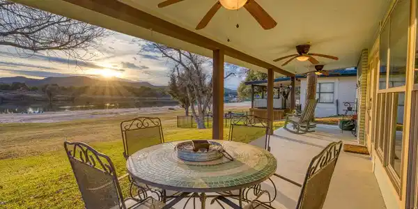 4118 River Oaks Drive