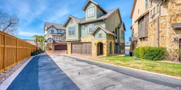 211 Chandler Way