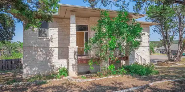21400 Mount View Drive