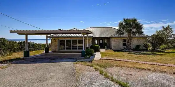288 The Rock Road