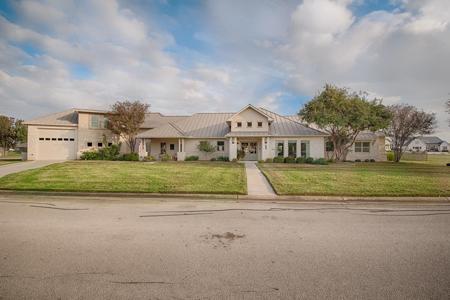 1600 Legends Pkwy