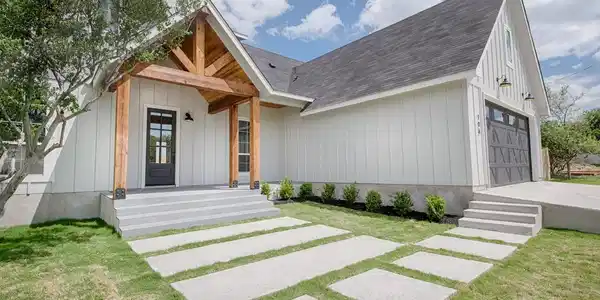 106 W Briar Drive