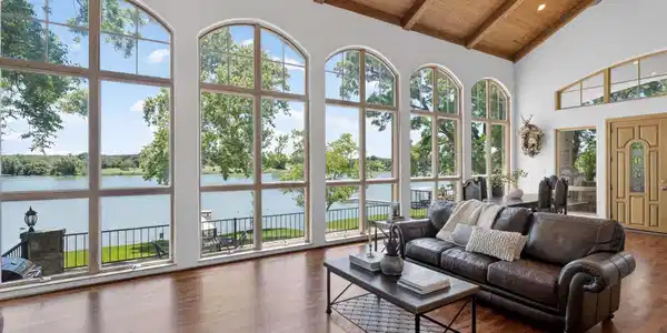2428 River Oaks