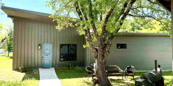 708 N Chaparral
