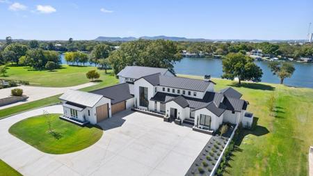 1813 Legends Parkway