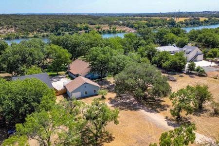 3709 Lakeview