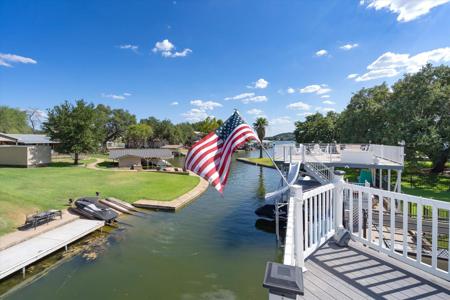 298 E Lakeshore Dr