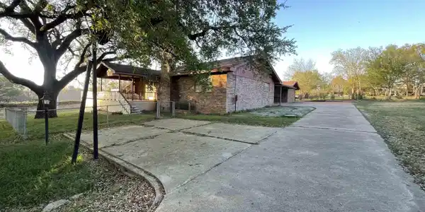 4317 River Oaks Drive