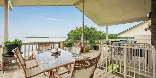 1704 County Road 128