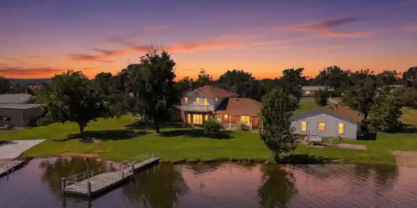 220 Hummingbird Circle