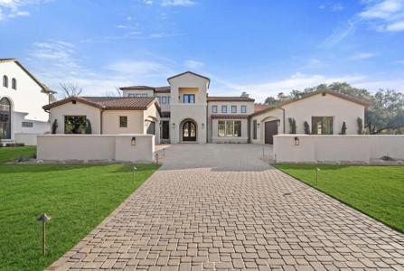 240 La Serena Loop