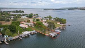2822 Lakeview Lane