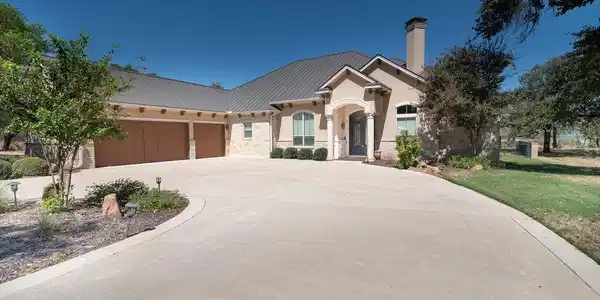 215 Peninsula Drive